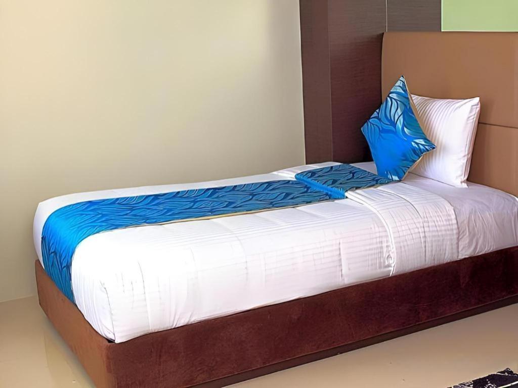 Hotel Estrella Tacloban Exteriör bild
