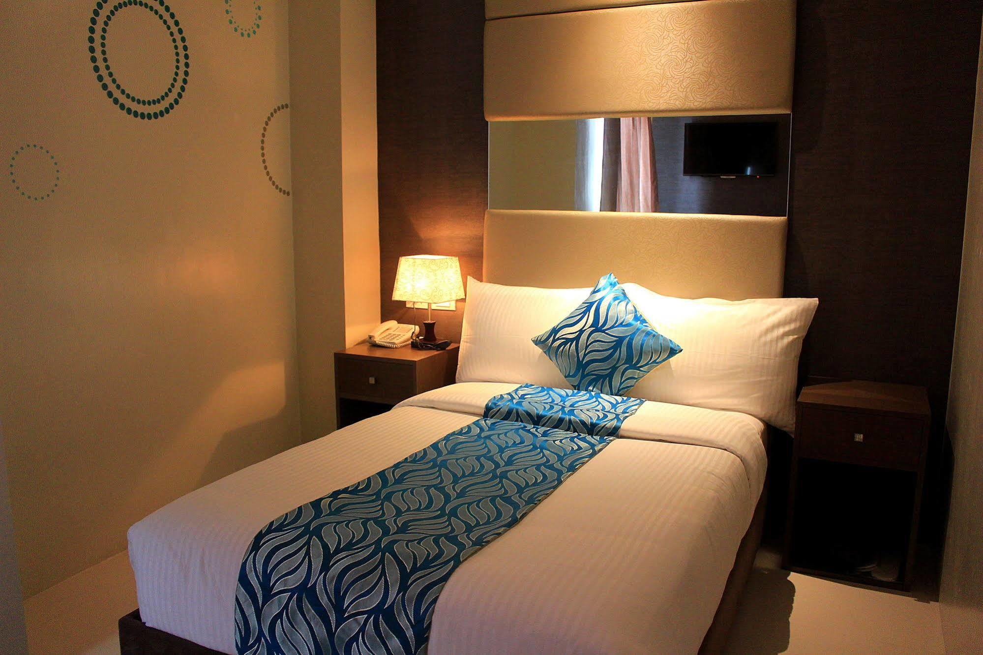 Hotel Estrella Tacloban Exteriör bild