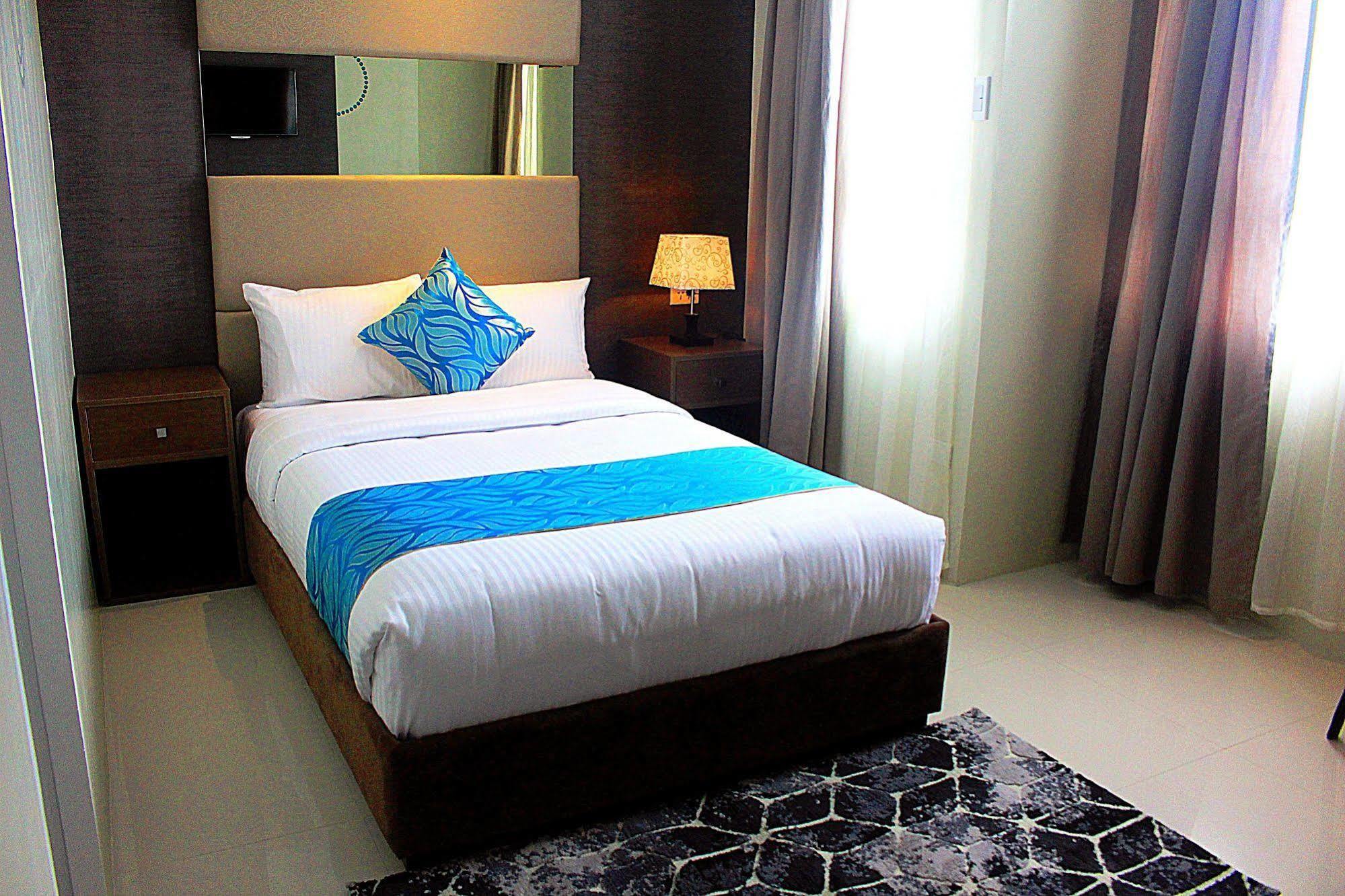 Hotel Estrella Tacloban Exteriör bild