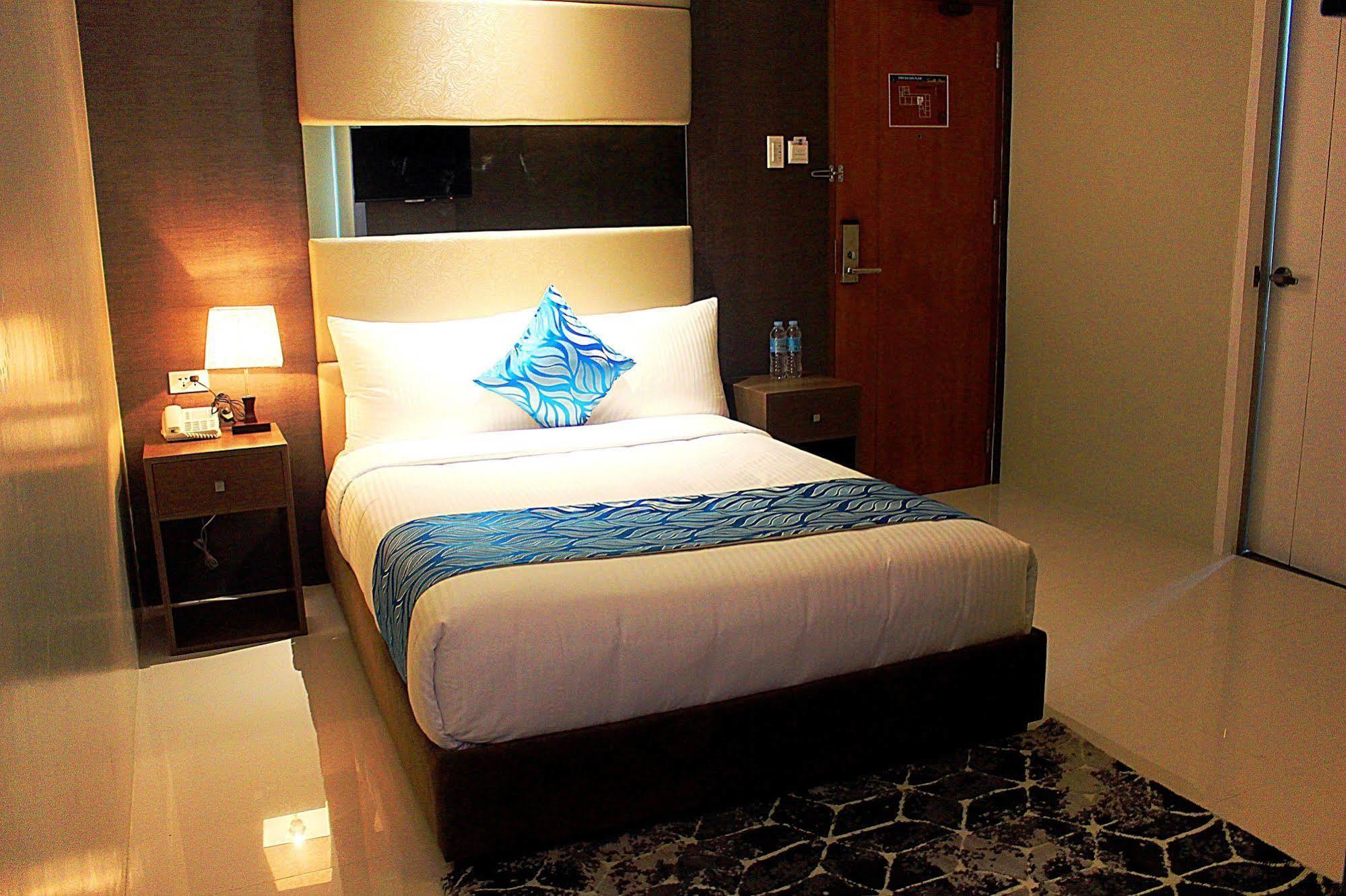 Hotel Estrella Tacloban Exteriör bild
